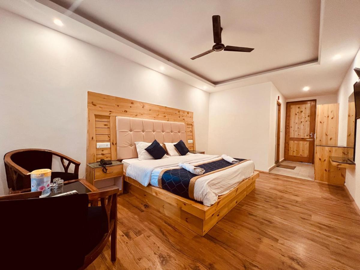 The Royal Majestic Mountain View Hotel Manali  Exterior photo